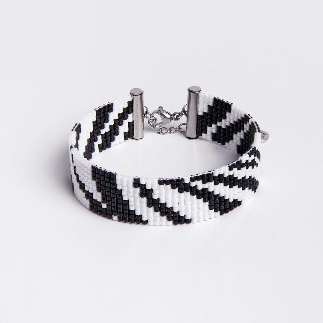ZEBRA Miyuki narukvica ZEBRA crno bela - Slika 1